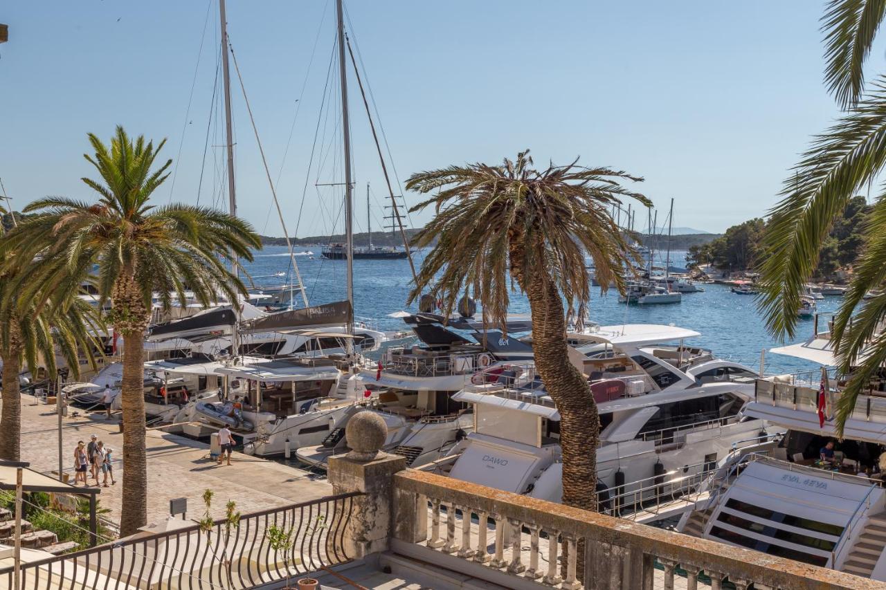 Отель Couple'S Getaway In The Center Of Hvar W/Sea View Хвар Экстерьер фото